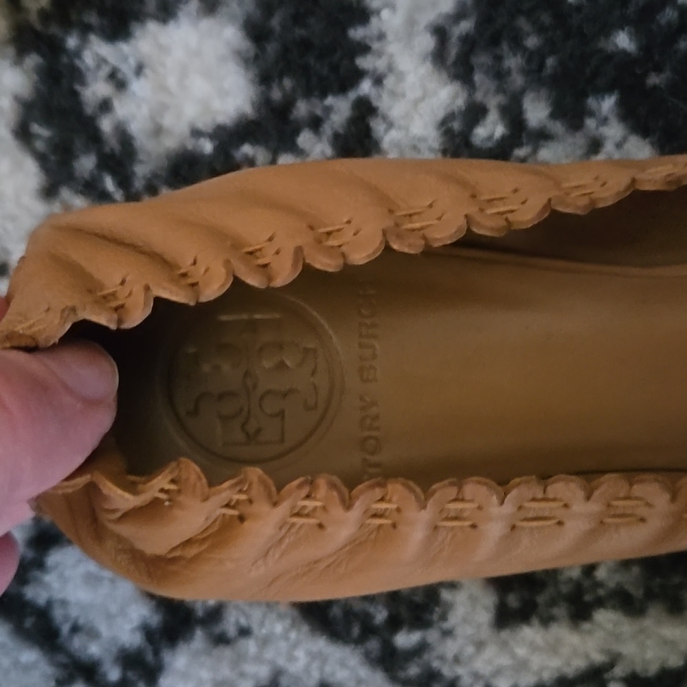 Tory Burch Patent Leather and Tan Ballet flats - Picture 3 of 7